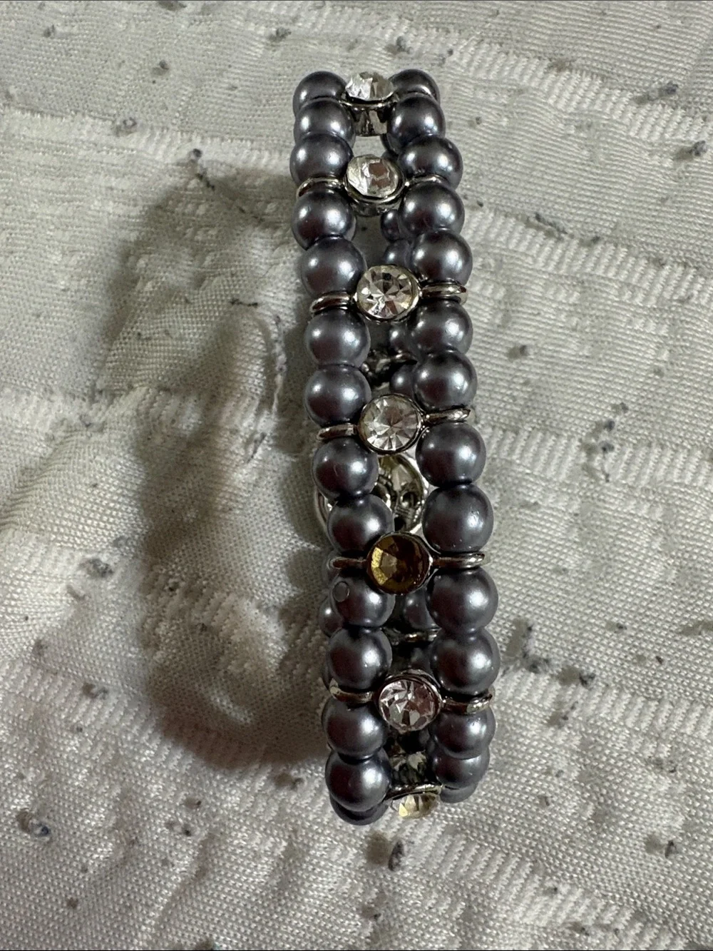Elegant Silver Pearl Bracelet using small snaps. With jewels. Stretchy bracelet - Picture 6 of 7